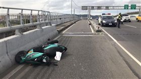 新北市，板橋，浮洲橋，自摔，死亡車禍，車禍