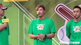 旅韓職棒好手王維中出席國泰棒球嘉年華。（圖／記者王怡翔攝影）