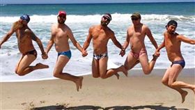 大叔,IG,假掰女,比基尼,指甲油,女裝,網美,拍照,瞎妹, 圖／翻攝自IG https://goo.gl/EFE5ig