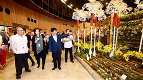 宏碁創辦人施振榮、科技業先鋒邱再興訪花博　力讚花博用心