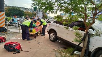 疑精神不濟暴衝人行道　女路人遭車輾