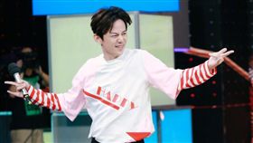 大陸知名主持人何炅。(翻攝微博)