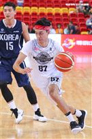 台韓明星公益籃球賽台灣明星隊詠越。（記者林士傑/攝影）