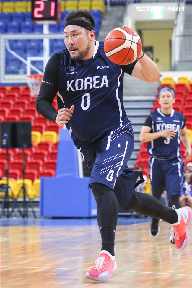 台韓明星公益籃球賽韓國明星隊朴光在。（記者林士傑/攝影）