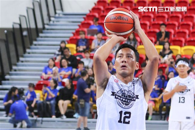 台韓明星公益籃球賽台灣明星隊艾力克斯。（記者林士傑/攝影）