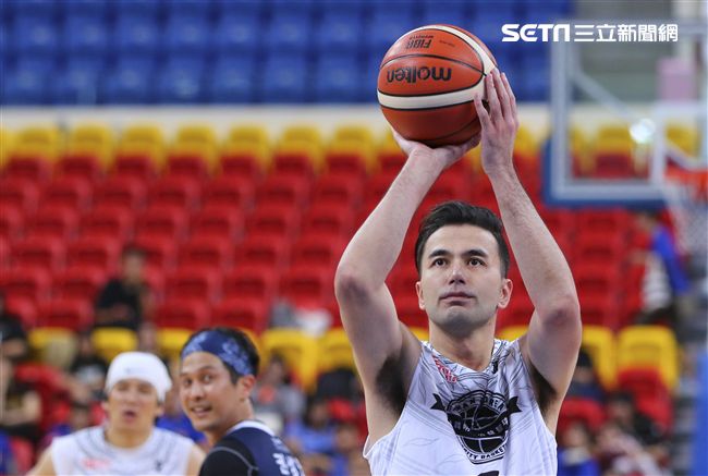 台韓明星公益籃球賽台灣明星隊黃志瑋。（記者林士傑/攝影）