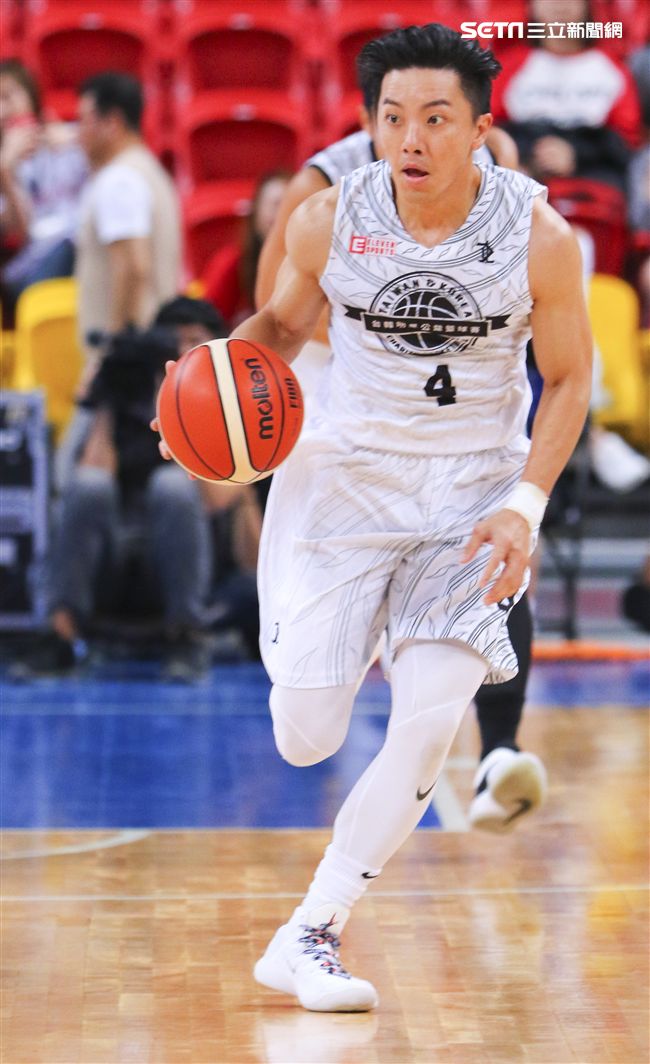 台韓明星公益籃球賽台灣明星隊坤達。（記者林士傑/攝影）