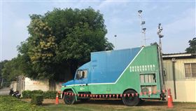 高雄市加強監測空氣品質每年10月至隔年3月是秋冬空氣品質不佳季節，高雄市環保局派出空氣品質監測車，連日監測空氣品質，並持續推動多管齊下的污染減量，加速改善空氣品質。中央社記者陳朝福攝　107年11月11日