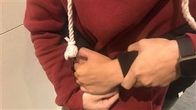 示意畫面,熊抱,性騷擾