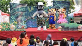 花博「石虎家族及歐米馬」快閃短劇唱（圖／台中市政府提供）