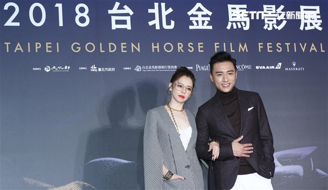 「人面魚紅衣小女孩外傳」電影演員徐若瑄、鄭人碩。（記者林士傑/攝影）