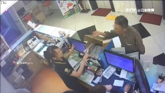 不滿催繳！「里長候選人」拍桌質問