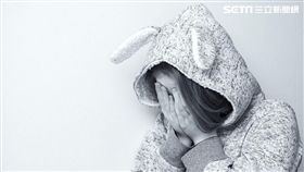 哭泣、崩潰、難過／Pixabay