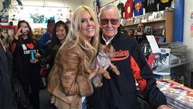 史丹李、女兒／新浪娛樂