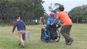 小丑爺爺，癱瘓，輪椅，張世明（記者郭奕均攝影）