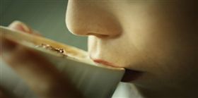 喝湯、熱湯（示意圖／翻攝自ＰＩＸＡＢＡＹ）