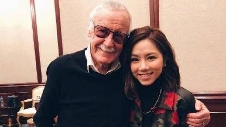 被欽點為女英雄！鄧紫棋慟悼漫威之父