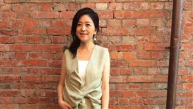 獲得金馬獎與金曲獎殊榮的編曲、作曲家李欣芸批罵高雄又老又窮的人「不識高雄之美」的外來者視角，以及「沒禮貌」的性格。臉書