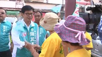 不捨氣爆消防員網路遭攻擊陳其邁哽咽