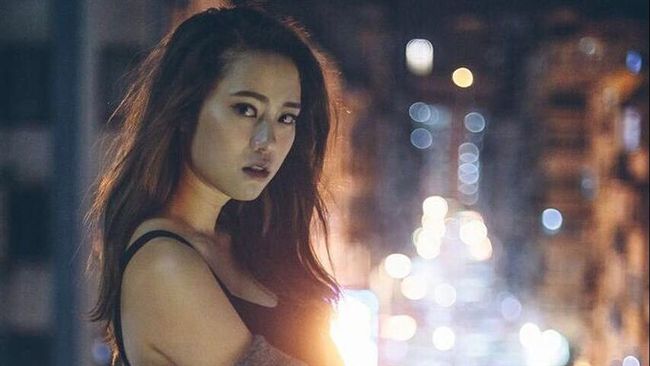 女星車震被抓包！激戰啪啪喇到妝全花
