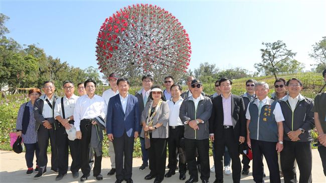 「花媽」逛花博　為林佳龍喝采
