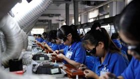 中國科技廠勞動條件惡劣（示意圖／翻攝novice.najdi.si網站）