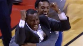 絕殺！最佳教頭完美復仇解雇他的暴龍
NBA,底特律活塞,最佳教頭,Dwane Casey,多倫多暴龍,絕殺
翻攝自推特