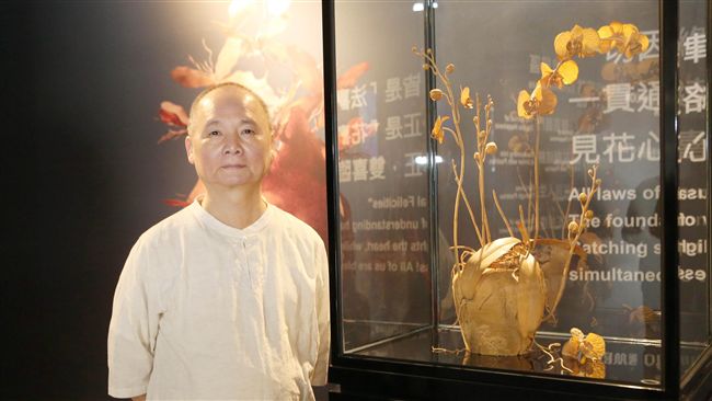 超精緻木雕蘭花花瓣薄如紙　花博展出