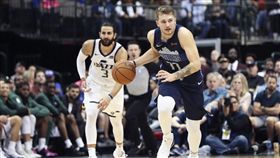 血洗50分！爵士「全員打鐵中」慘敗
NBA,猶他爵士,達拉斯獨行俠,血洗,Ricky Rubio,Luka Doncic,西班牙金童
翻攝自推特