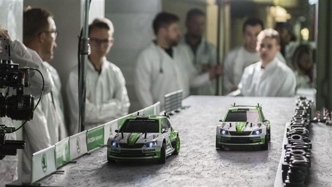 參觀工廠很無聊　這間車廠帶你用飆的
