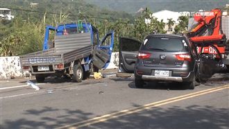 車頭凹陷變形…小貨車酒駕撞1家7口