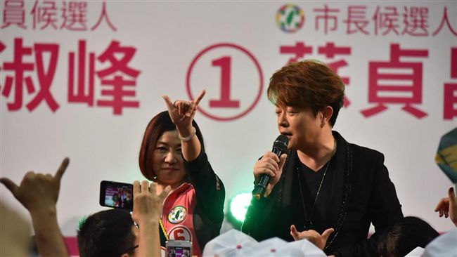 何淑峰競選總部成立　翁立友獻聲力挺