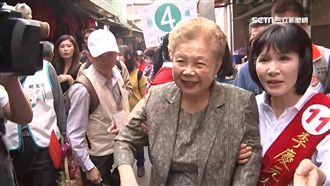 柯文哲媽媽連日開砲　掃街幕僚忙堵嘴