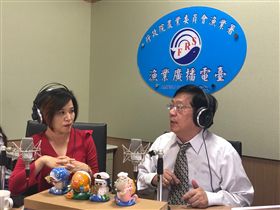 ▲楊月娥主持廣播節目「發現農民力」。（圖／怡佳娛樂提供）