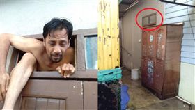 女洗澡被偷窺　不顧濕身反拍癡漢逃跑冏樣（圖／臉書）