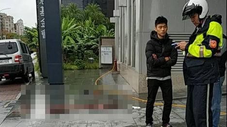 快訊／北市洗窗工人墜樓　命危急送醫