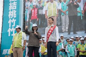 ▲總統蔡英文前進新竹縣，為民進黨新竹縣長候選人鄭朝方站台造勢。（圖／民進黨提供）