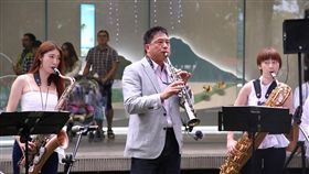 友達董事長彭双浪花博演奏薩克斯風（圖／台中市政府提供）