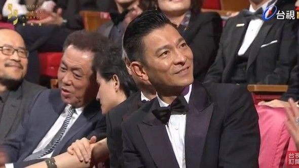 他坐3hr「表情沒變過」！網友傻了