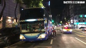 遊覽車疑視線死角　少女遭撞送醫不治