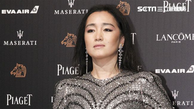 鞏俐「臨陣脫逃」…網讚：她腦袋精明