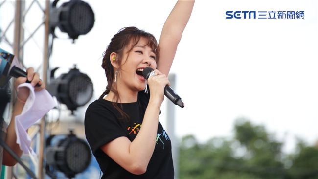 女星凱道音樂會挺同　傷心沒愛人送終