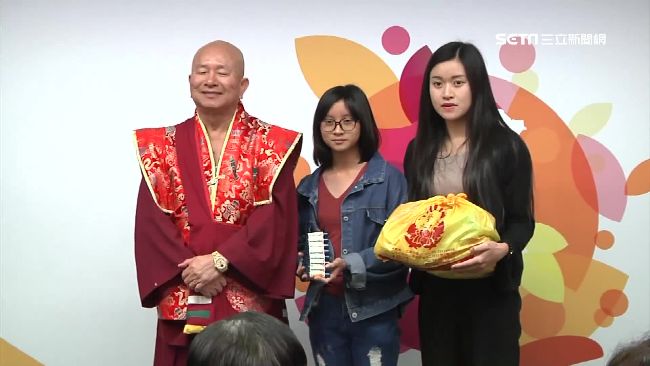 蓮生活佛盧勝彥返台　駐留半年做公益