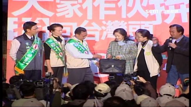 被問敢提陳定南公事包？陳歐珀：當然