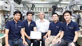 台科大團隊將太陽能微氣泡機應用在養殖漁業，幫助印尼無電網普及的地區有效提升漁獲量，贏得全球創新競賽亞太區冠軍及代表權，明年將赴美國參加全球決賽。