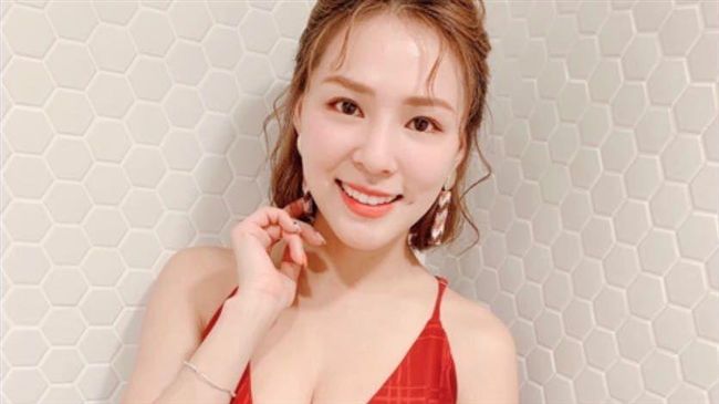 熊熊辣露深U美乳　遭他襲胸網友暴動