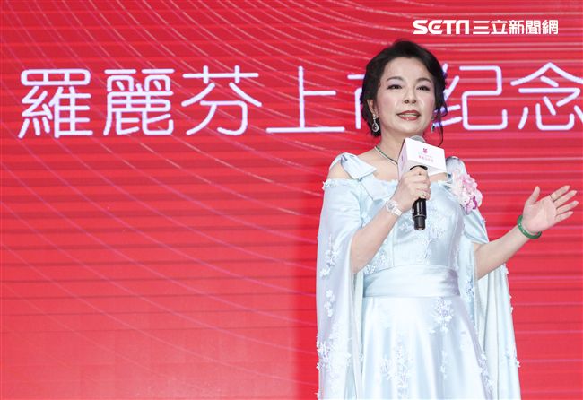 「羅麗芬控股」上市紀念慶典董事長羅麗芬。（記者林士傑/攝影）
