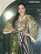 「羅麗芬控股」上市紀念慶典藝人鍾麗緹歌舞獻藝。（記者林士傑/攝影）