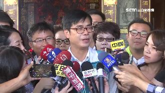 雙雄激辯後…陳其邁回高雄繼續掃街