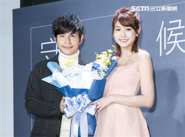 孫協志「守候，一光年」新專輯發布與小師妹四葉草。（記者林士傑/攝影）